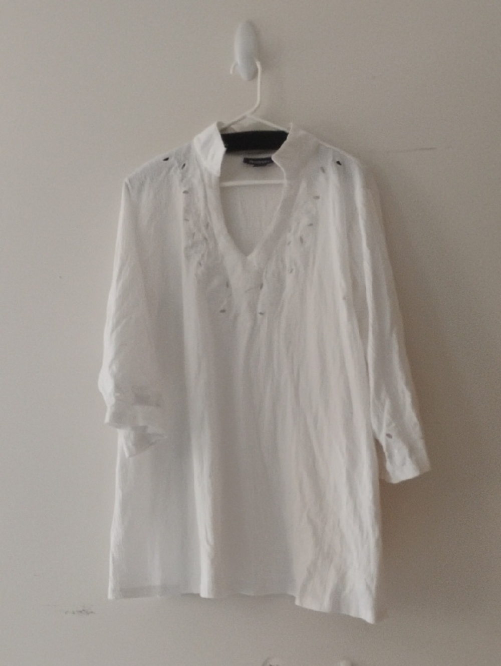 Romans White V-Neck Embroidered Tunic Gauze Like Fabric